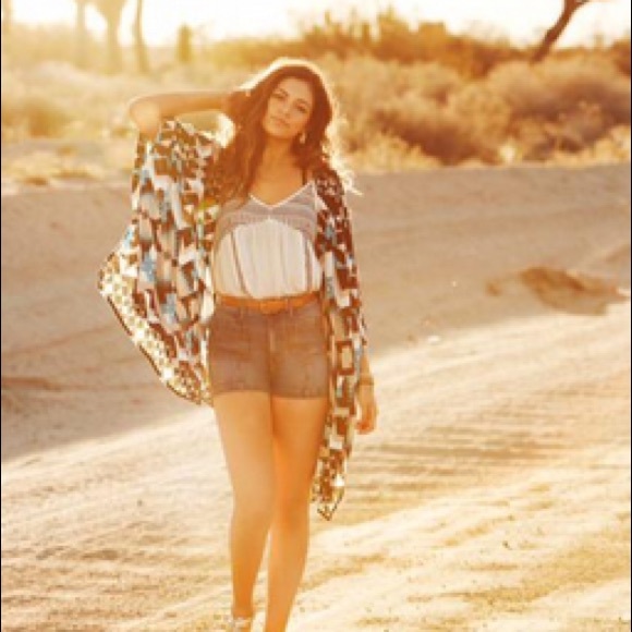 Bethany Mota & Aeropostale White Tribal Print Tank - Picture 1 of 3